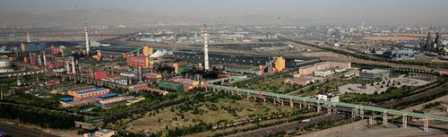 阿拉善經(jīng)濟(jì)開(kāi)發(fā)區(qū)為創(chuàng)建千億元工業(yè)園區(qū)營(yíng)造和諧穩(wěn)定的社會(huì)環(huán)境