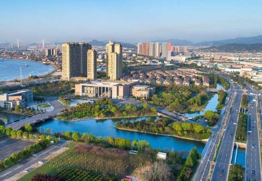 載體建設，“強實體”期待崛起“強平臺”